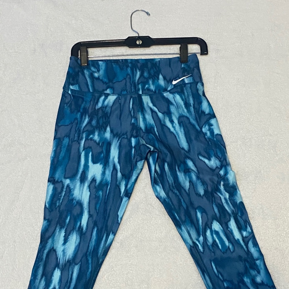 Nike Capri Leggings size S